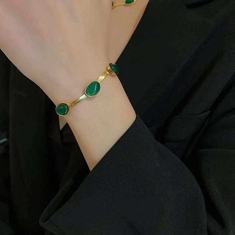 Crystal Pendant Necklace With Bracelet - Image 4